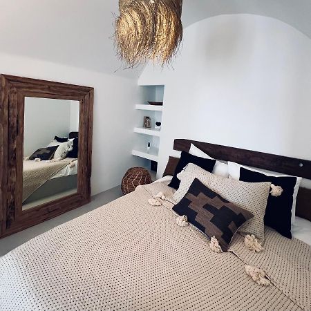 Delta Suites Oia  Bagian luar foto