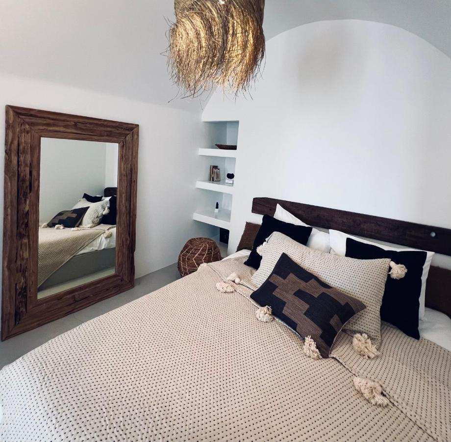 Delta Suites Oia  Bagian luar foto
